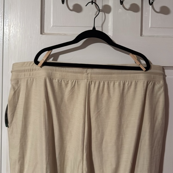 MTA Sport NWT Women's Active Bottom cream color Pants Size 2X - Picture 9 of 9
